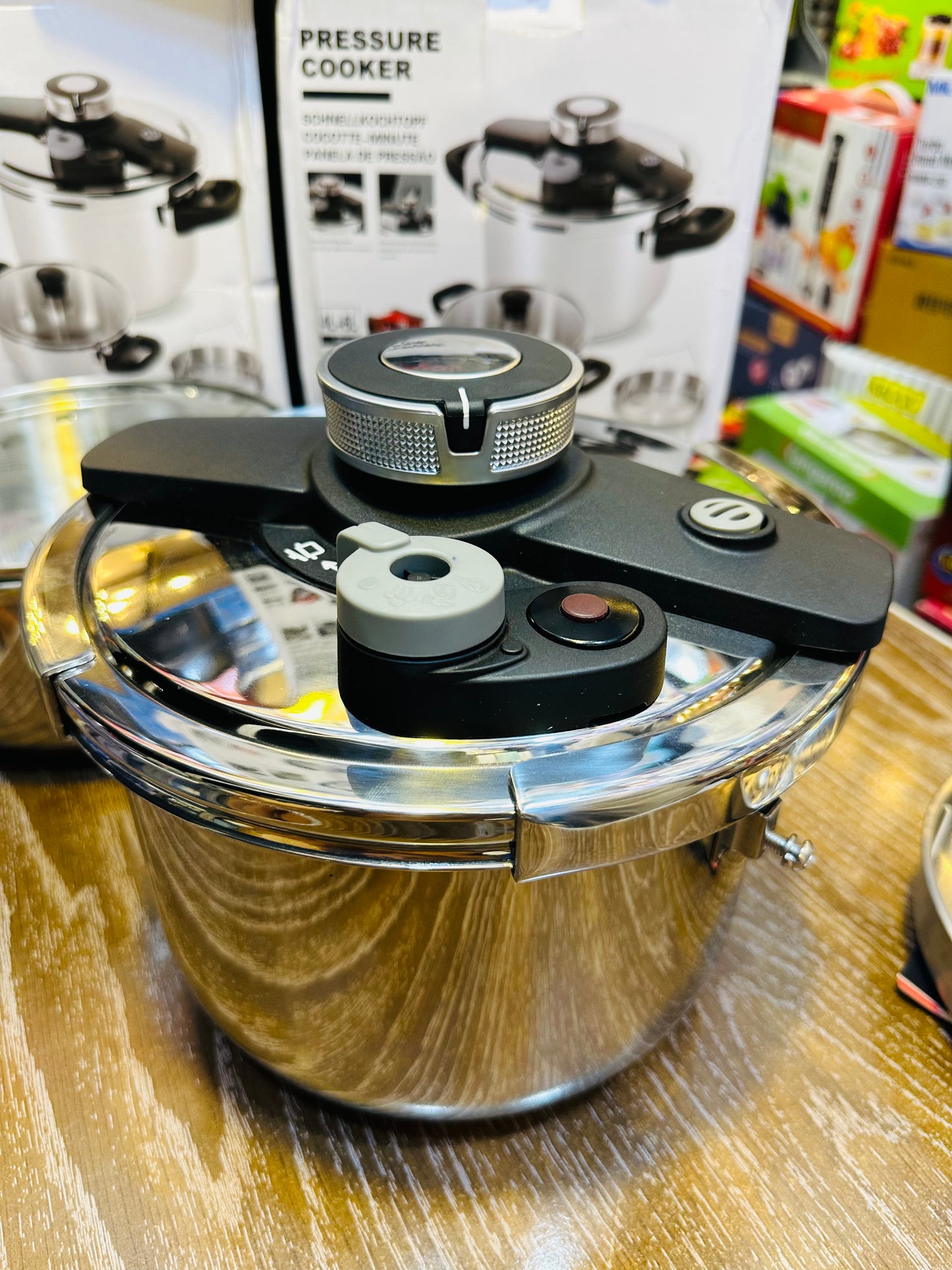 Lot Imported Unique Pro 4+6L Stainless Steel Pressure Cooker With Steamer