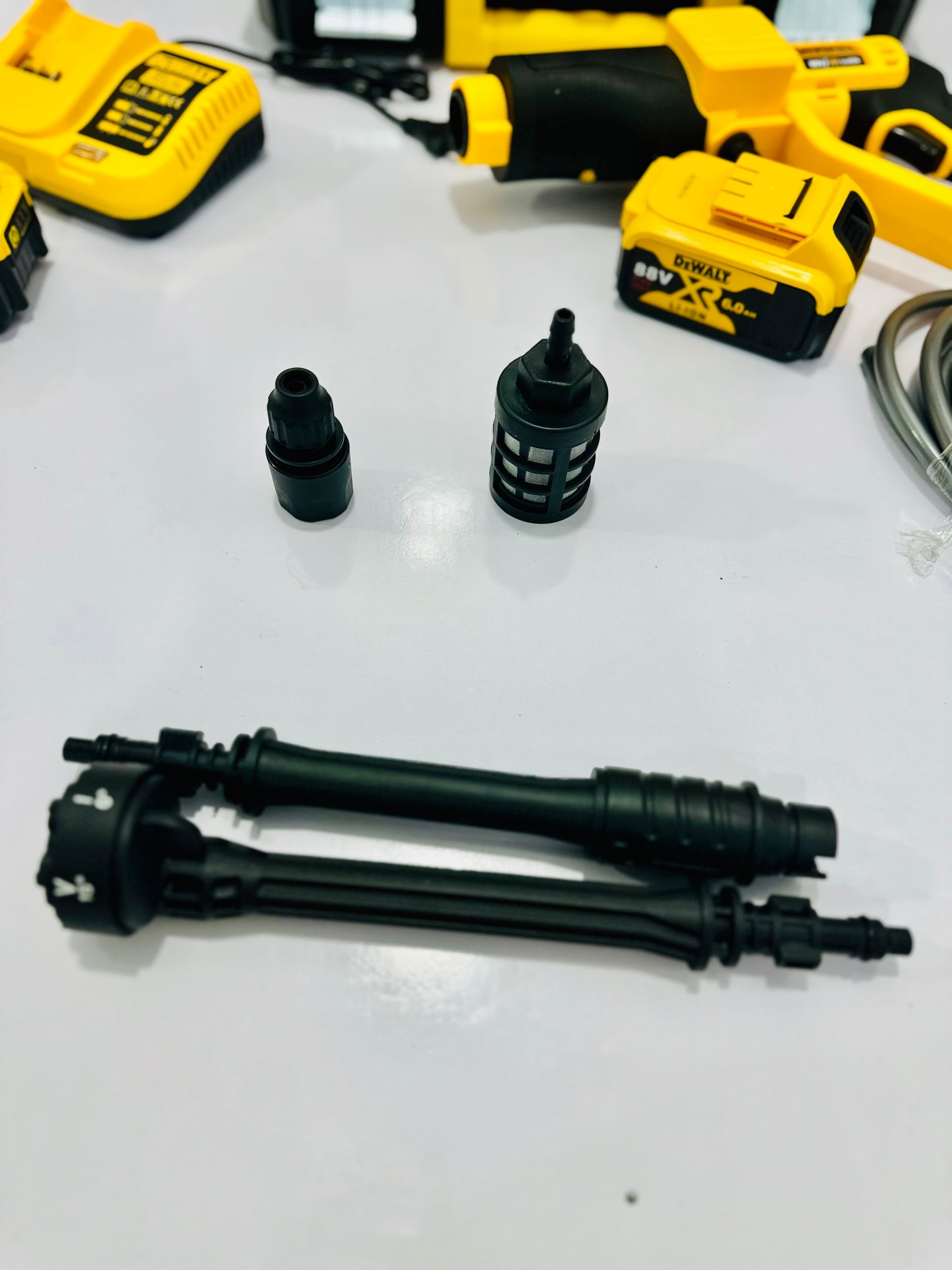 DeWalt  Chargebal ⚡88V Cordless Pressure Washer — 6.0Ah | 2🔋 Batteries | Complete Kit