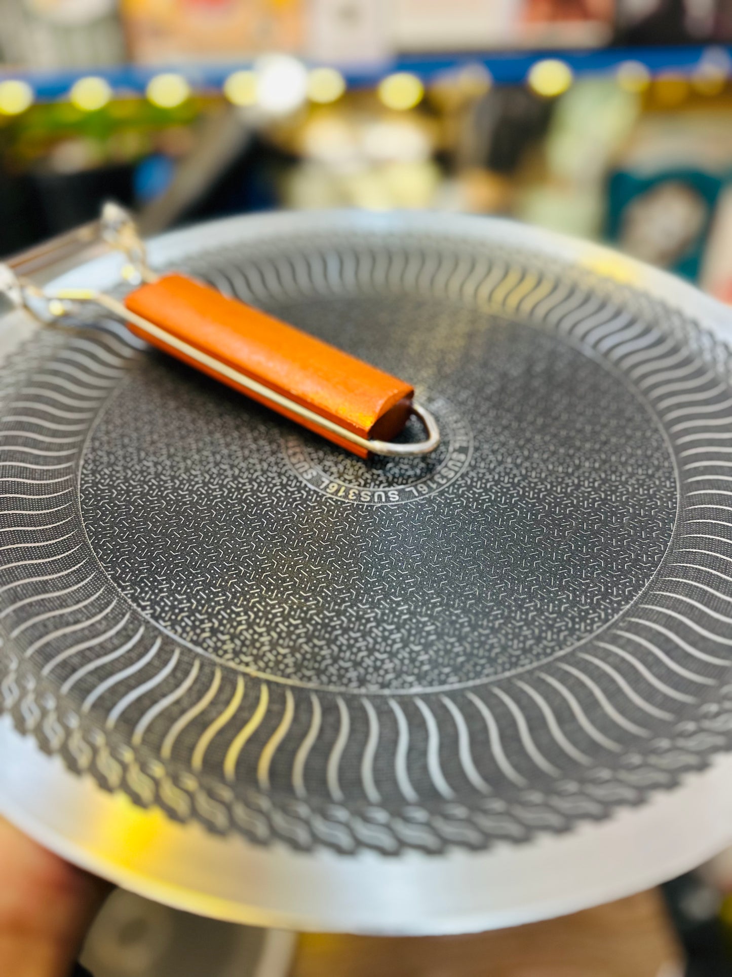 Honeycomb Laser Coated Tawa | Foldable Handle Non-Stick Pan | Stainless Steel | Imported