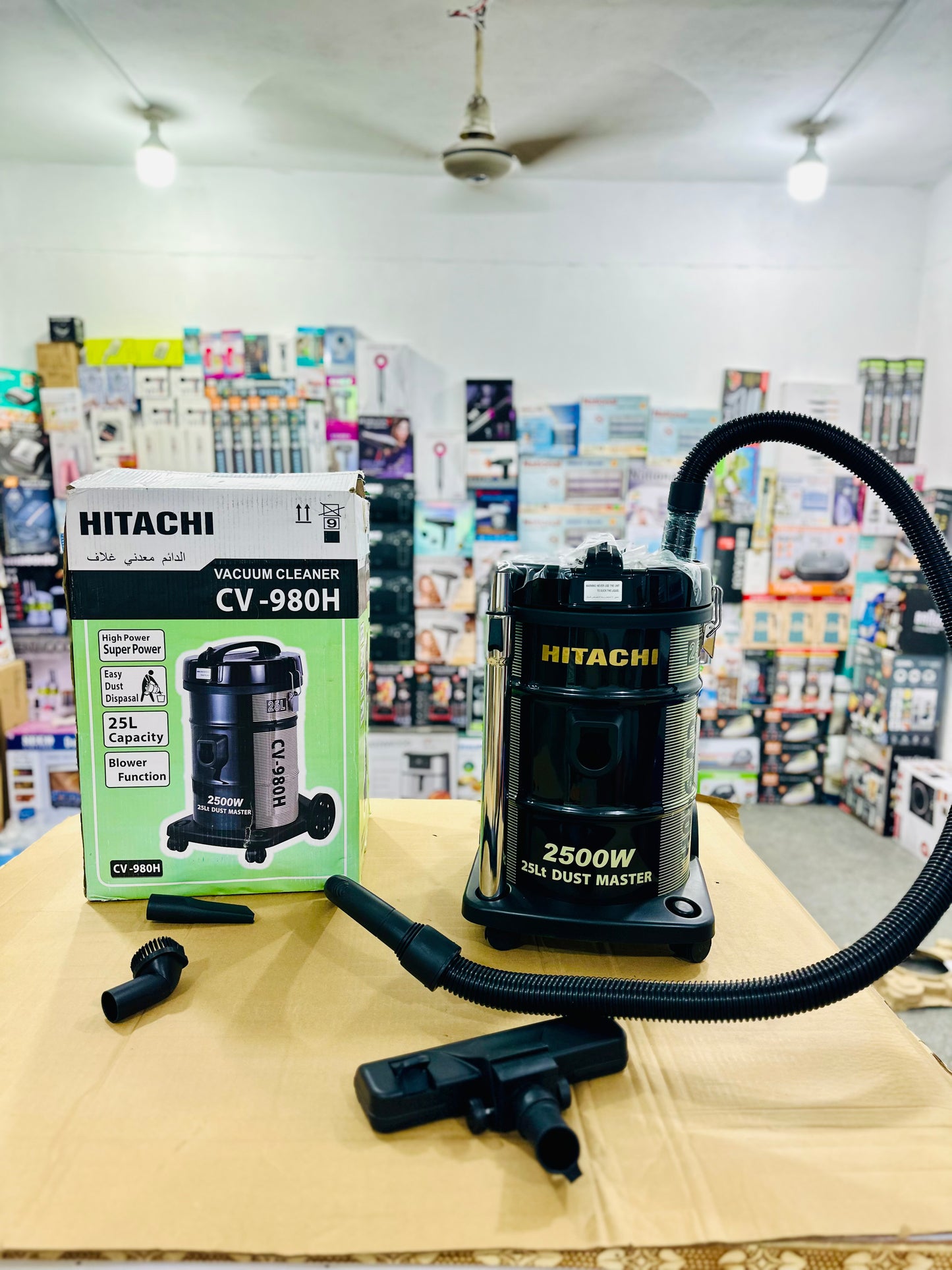 Hitachi CV-980H Vacuum Cleaner – 2500W 25L Dust Master