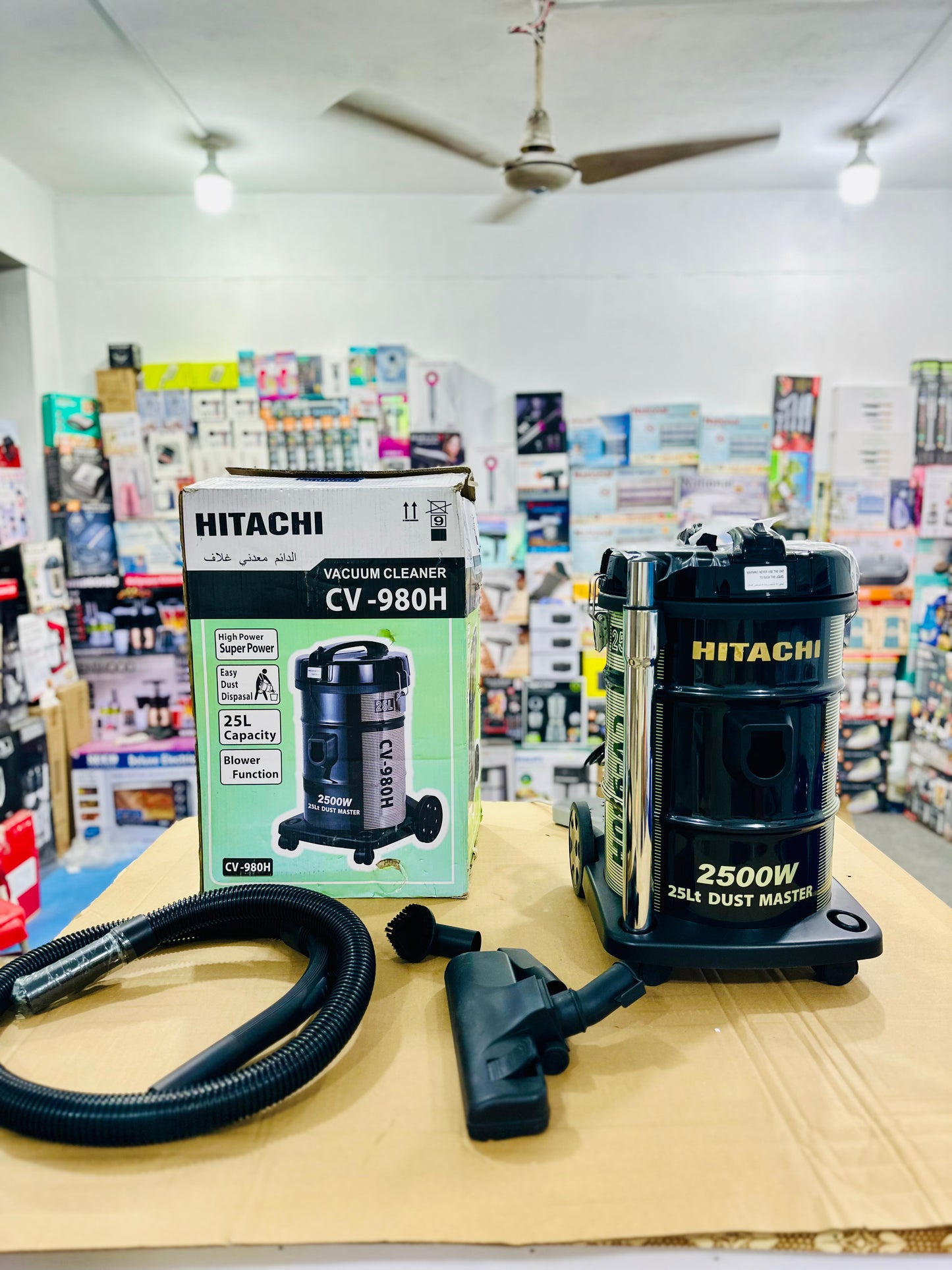 Hitachi CV-980H Vacuum Cleaner – 2500W 25L Dust Master