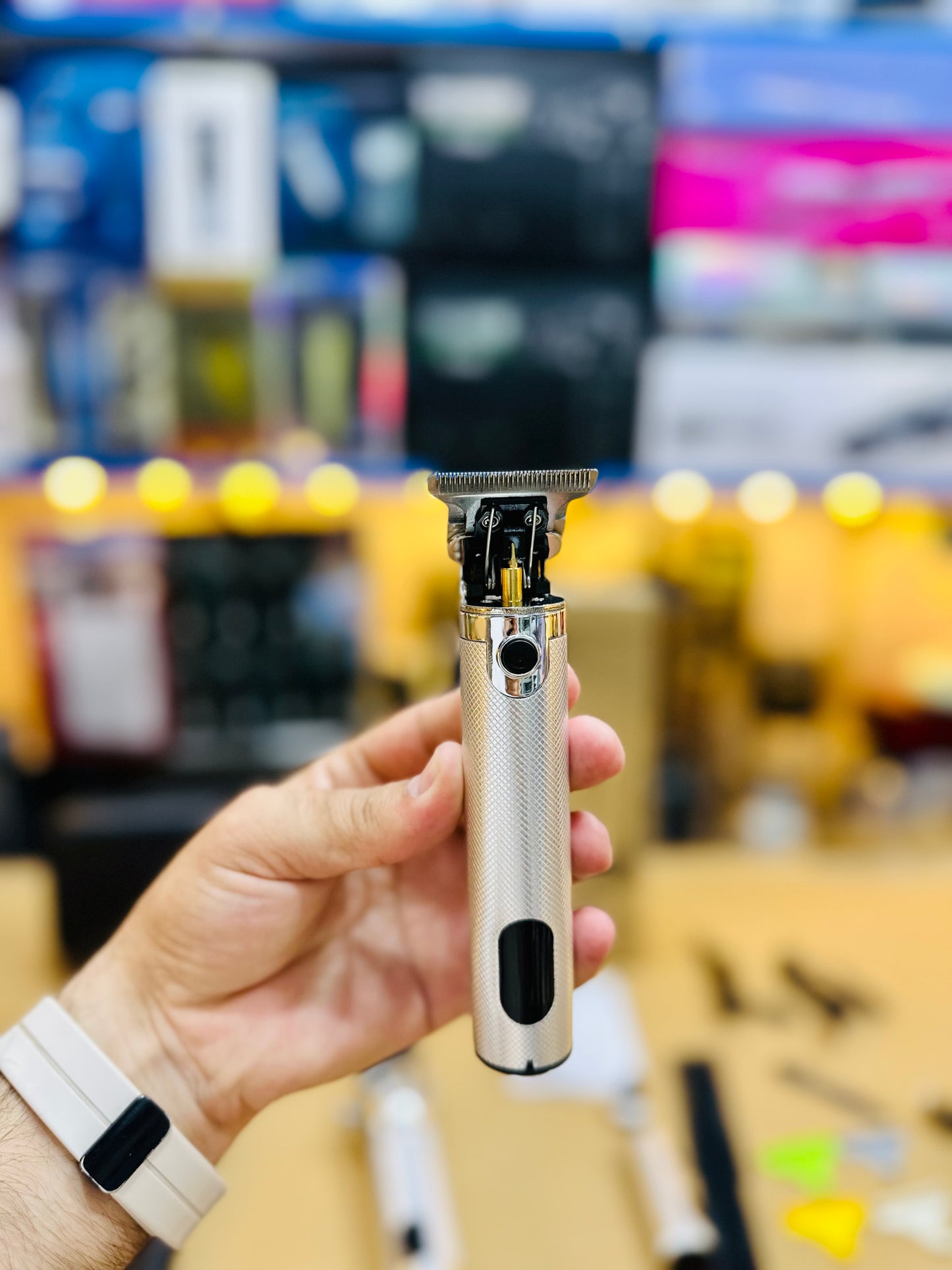 Model 985 Premium 3-in-1 Metal Shaver & Trimmer Kit with Smart LED Display and Hard Case.