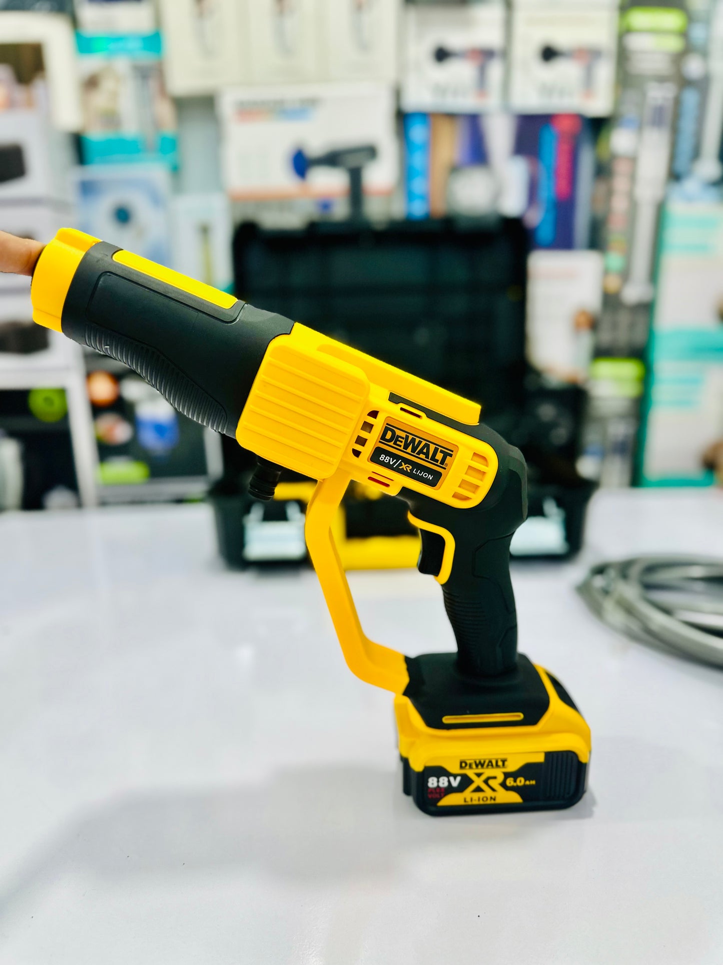 DeWalt  Chargebal ⚡88V Cordless Pressure Washer — 6.0Ah | 2🔋 Batteries | Complete Kit
