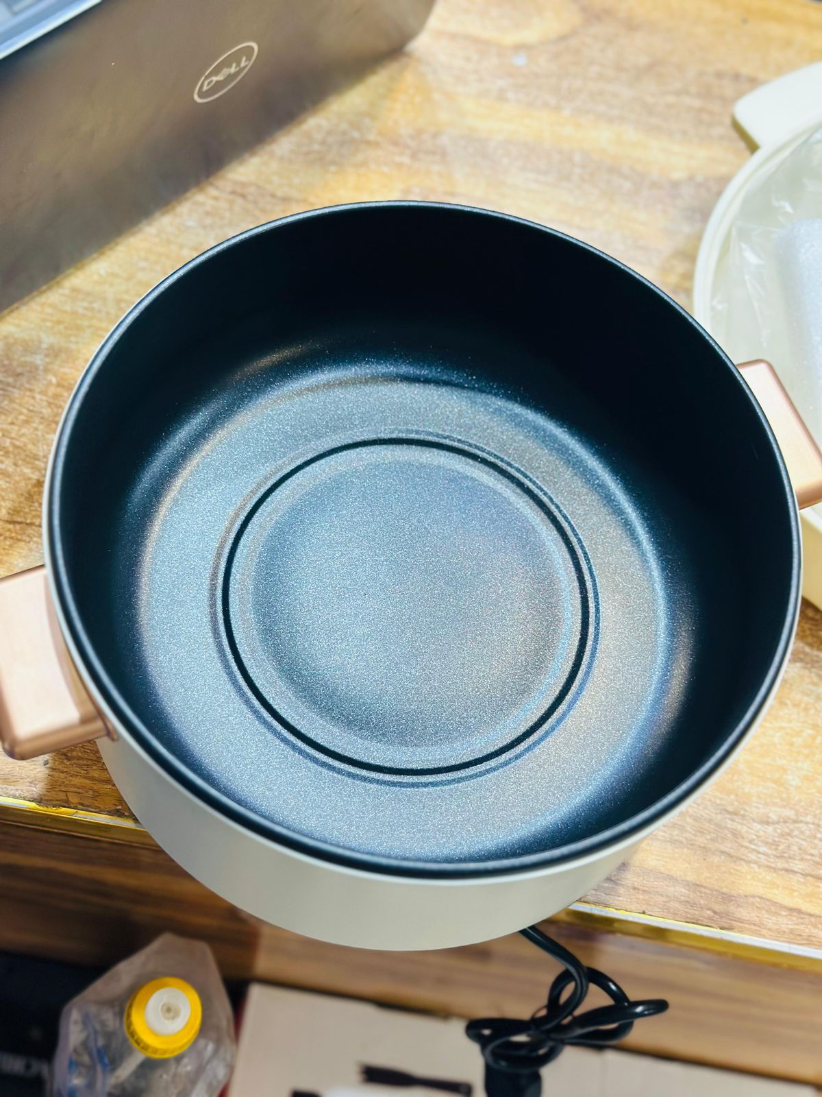 Lot Imported JIEXG 4L Electric Cooking Pot – 1200W Nonstick