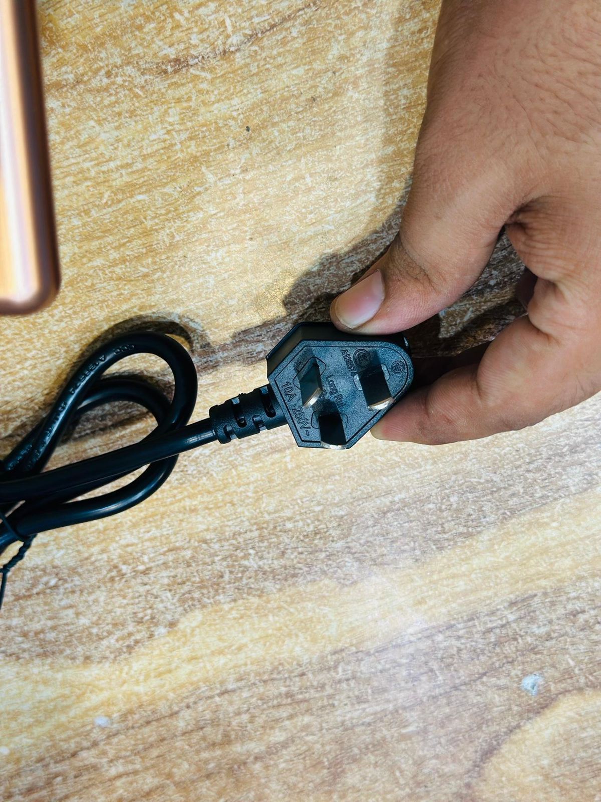 Lot Imported JIEXG 4L Electric Cooking Pot – 1200W Nonstick